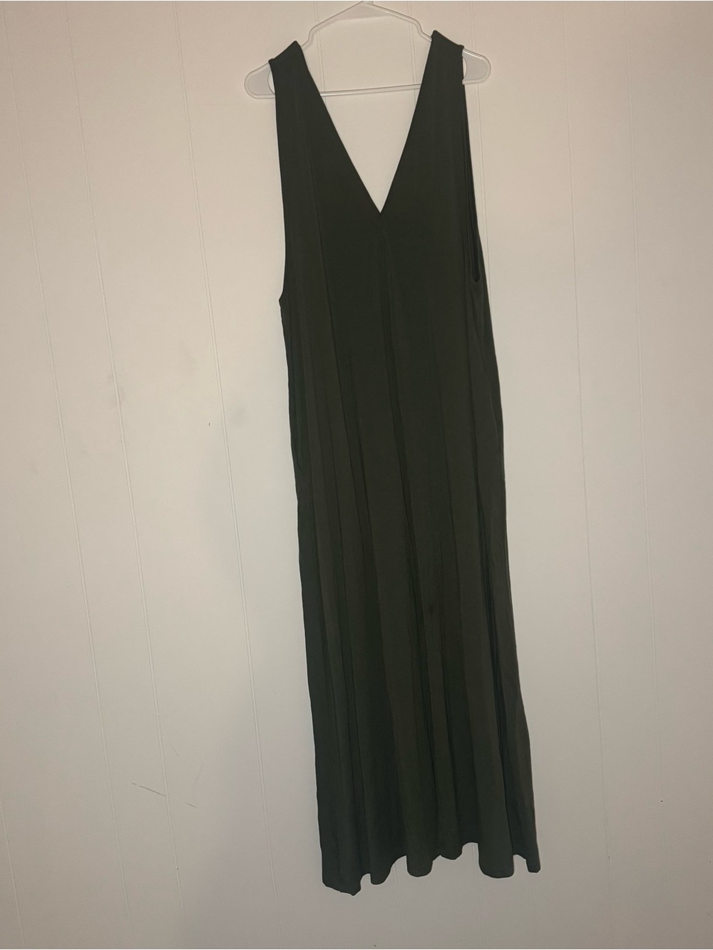 ASOS Sleeveless V-Neck Maxi Dress with pockets in Green size 12